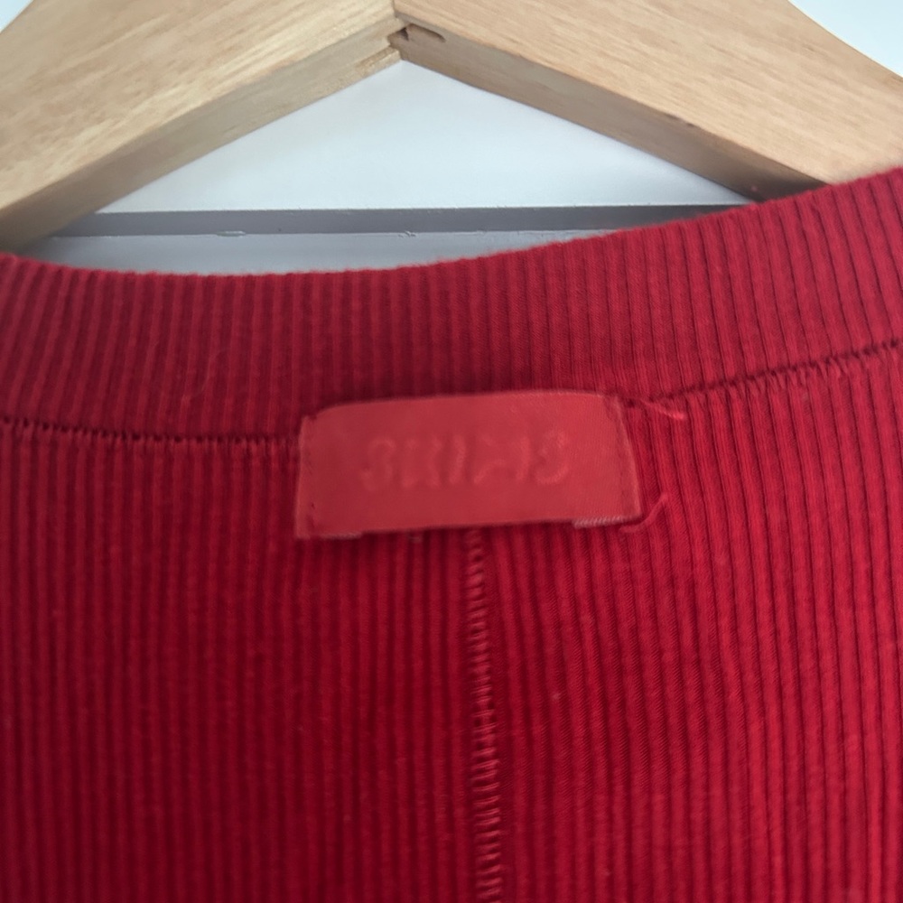 SKIMS One Piece Ribbed Sleepwear - Picture 4 of 4